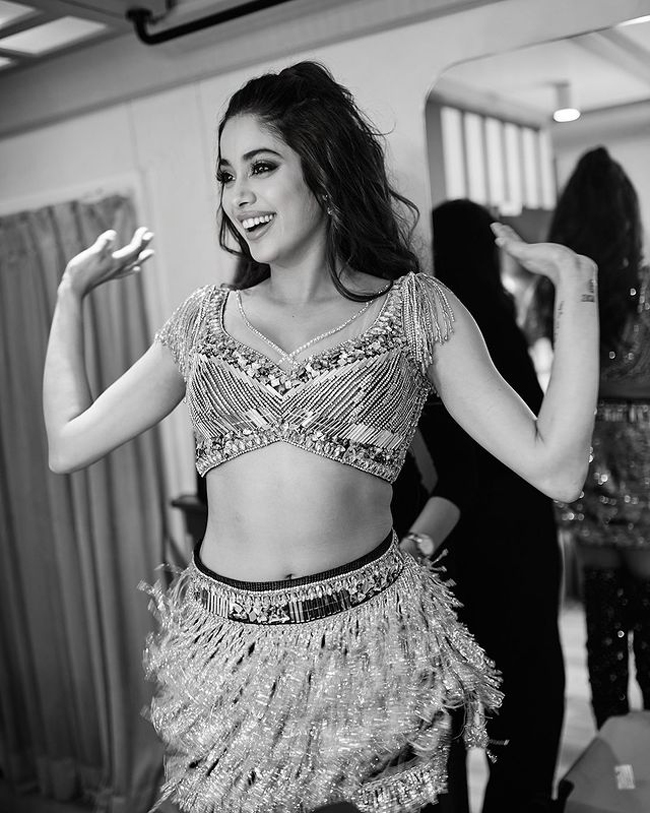 Glamorous Clicks Of Janhvi Kapoor